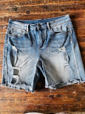 Grace & Lace Distressed Med-Blue Jean Shorts Sz 8 EUC